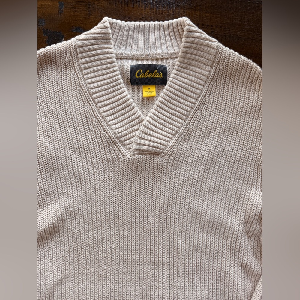 Cabela's Men's Cream/Tan V-Neck Knit Sweater